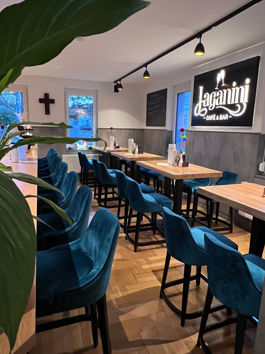 Hotel-Falken-Cafe-Bar-Laganini-Hechingen-kaffee-trinken 