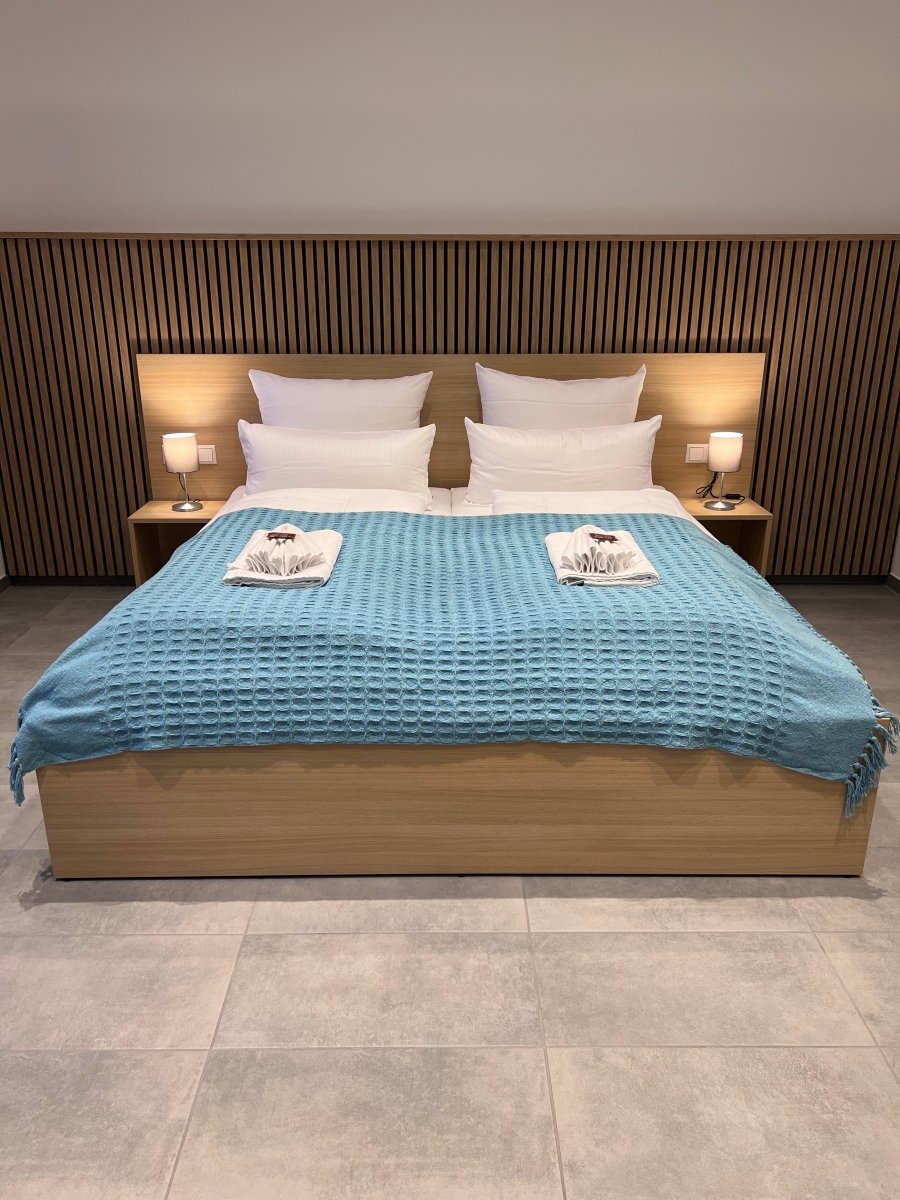 Doppelzimmer Deluxe mit Balkon (ab 30 m²) - HOTEL FALKEN Hechingen