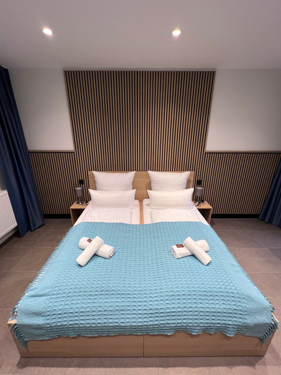 Doppelzimmer Deluxe mit Balkon (ab 30 m²) - HOTEL FALKEN Hechingen